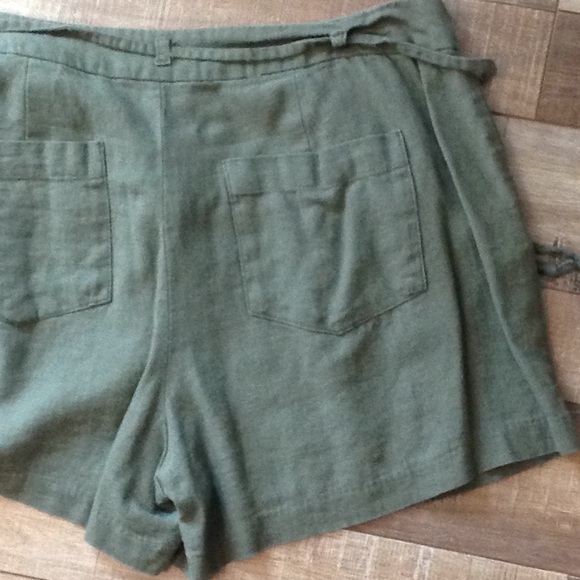 Old Navy Hunter Green Cotton Shorts - Picture 3 of 3